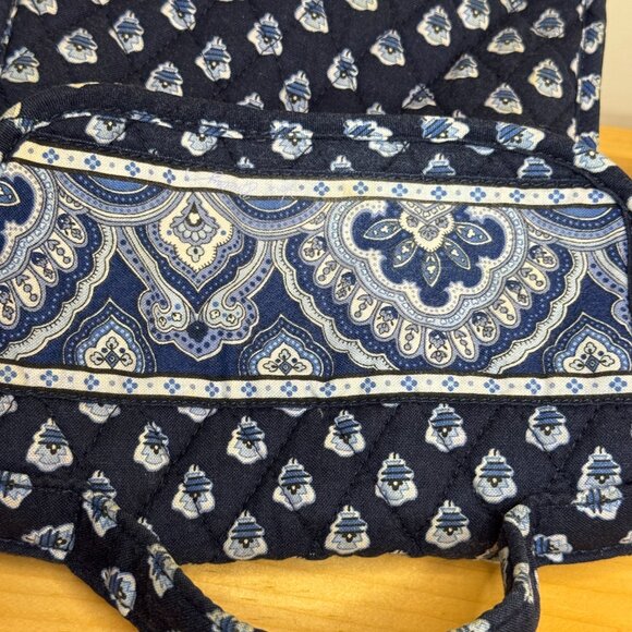 Vera Bradley Quilted Lunch Box – Retired Navy Blue Floral Paisley Print - Picture 8 of 9